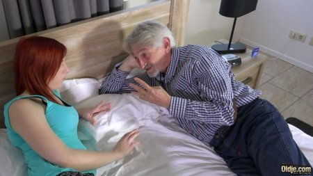 Дедуля убалтывает свою внучку на инцест