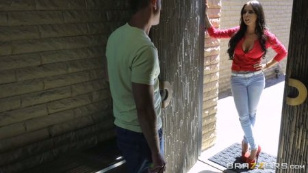 Наглая соседка была изнасилована по жесткому